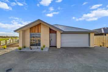 84B Nelson Street, Elgin