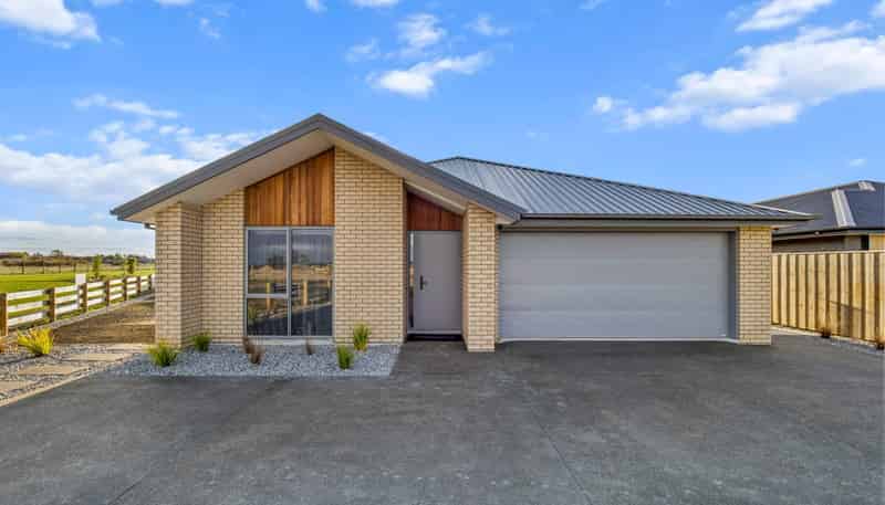 84B Nelson Street, Elgin