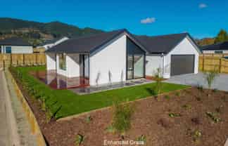 21 Greenway Crescent, Richmond