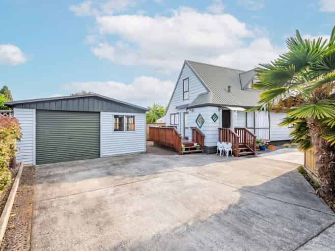 15B Anderson Road, Deanwell