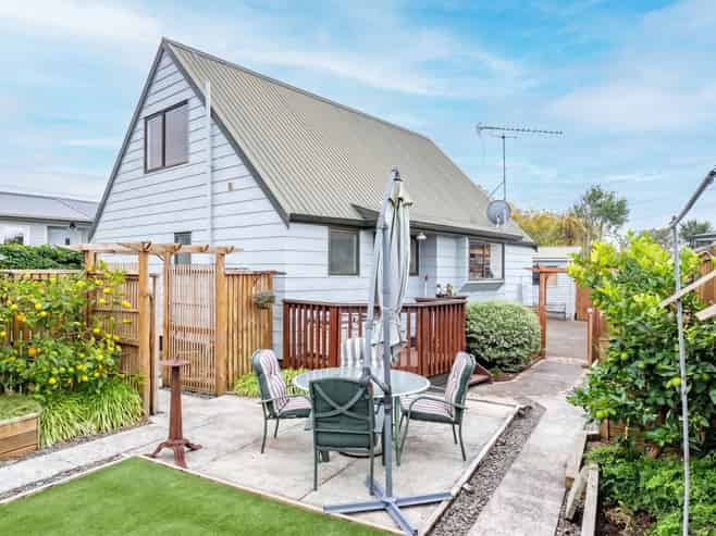 15B Anderson Road, Deanwell