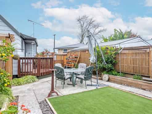 15B Anderson Road, Deanwell