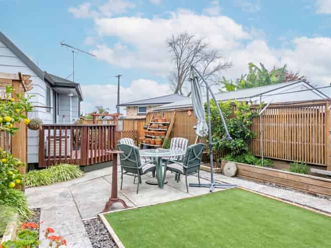 15B Anderson Road, Deanwell