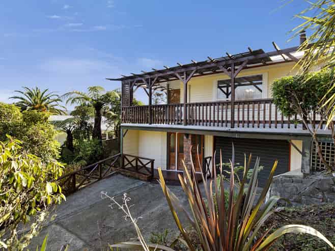 16 and 18 Faris Crescent, Wainuiomata