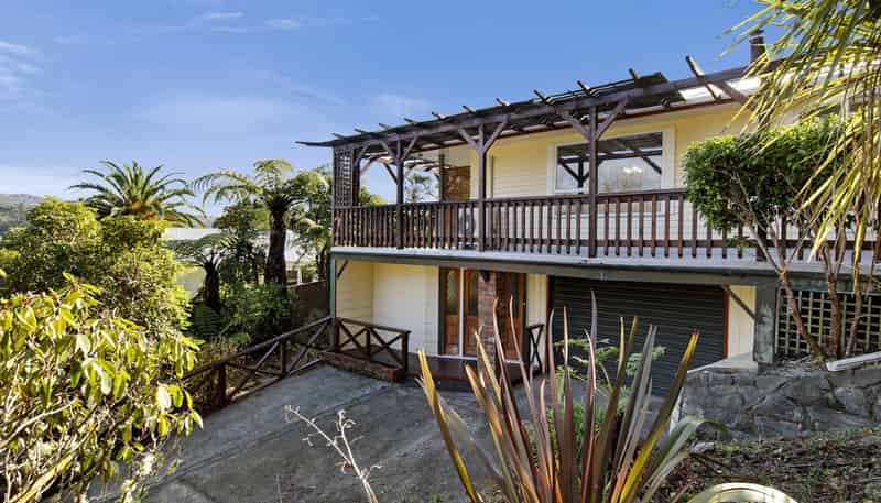 16 and 18 Faris Crescent, Wainuiomata