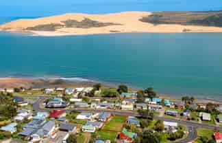 22 Fairlie Crescent, OPONONI