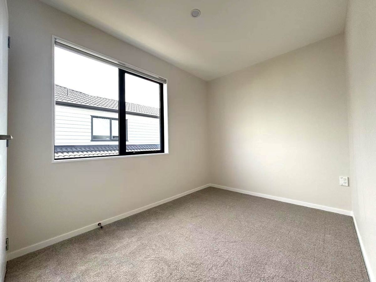 New Bulid 4 Bedroom Home in One Tree Hill - Más