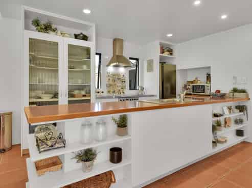19 Western Line, Westmere
