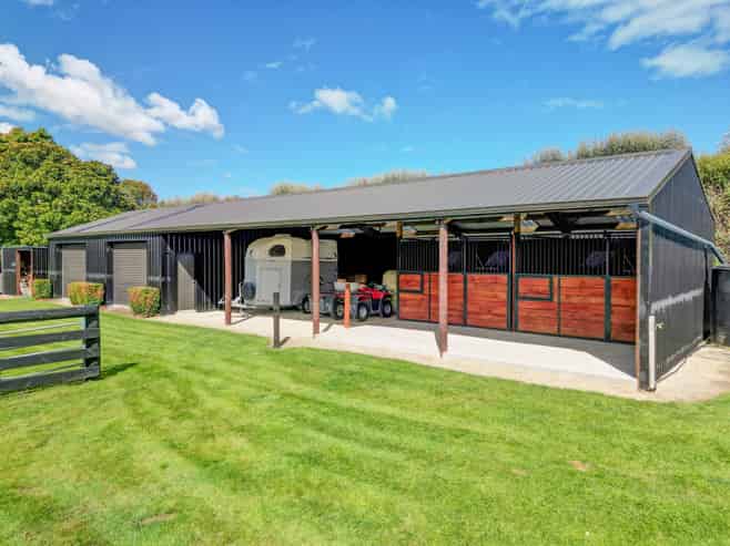 19 Western Line, Westmere