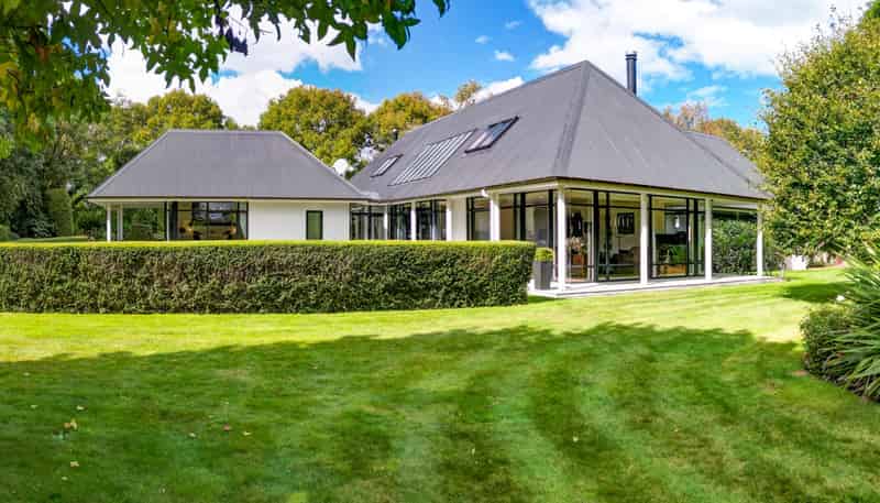 19 Western Line, Westmere
