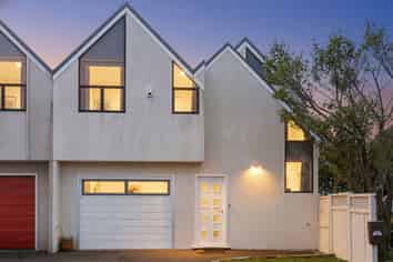 12 Ashton Fitchett Drive, Brooklyn