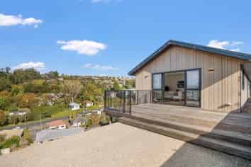 89 Sidey Street, Calton Hill