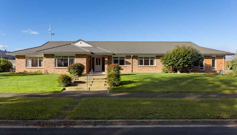 12 Mirbeck Avenue, Cambridge