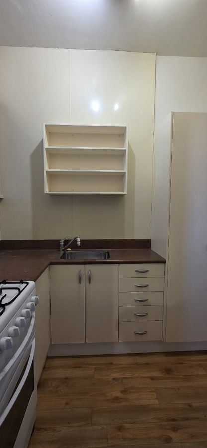 Semi Furnished 1 Bedroom Apartment – Secure Parking Included - Ansicht 4