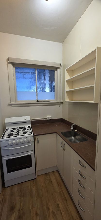 Semi Furnished 1 Bedroom Apartment – Secure Parking Included - Ansicht 3
