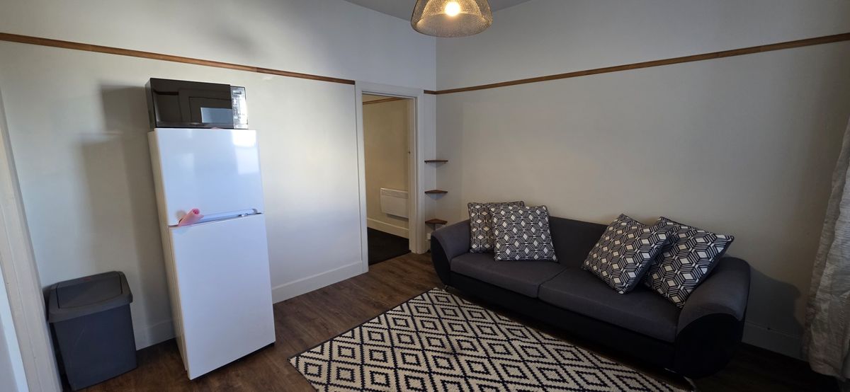 Semi Furnished 1 Bedroom Apartment – Secure Parking Included - Ansicht 5