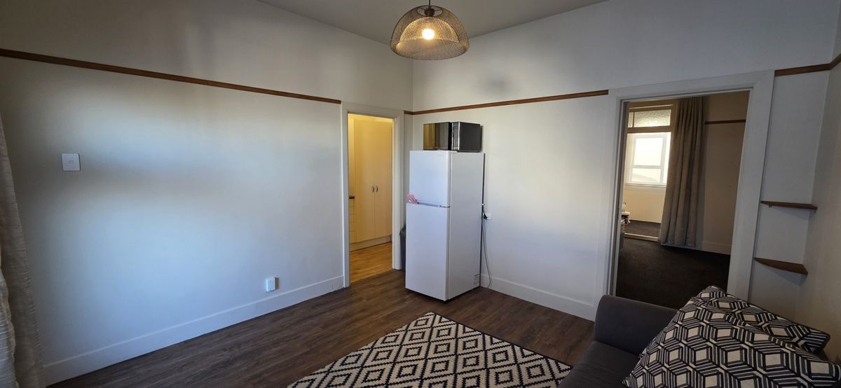 Semi Furnished 1 Bedroom Apartment – Secure Parking Included - Mehr