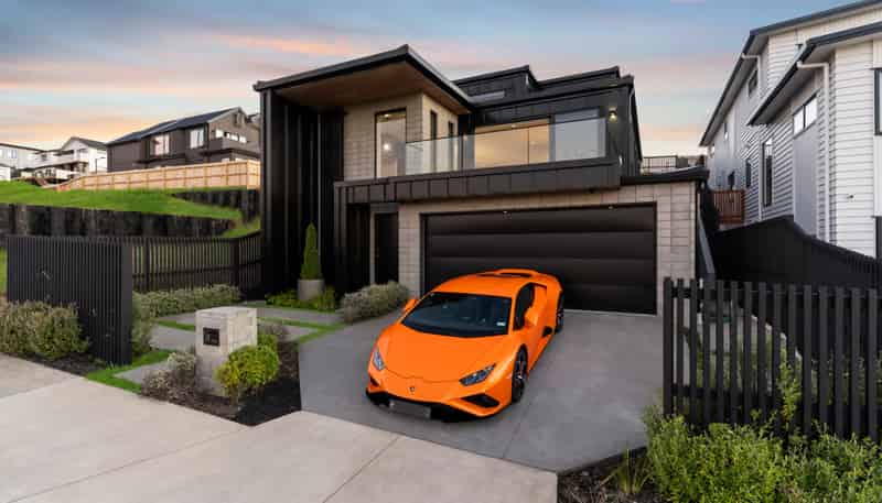 12 Grand Ridge Avenue, Flat Bush