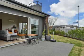 1 Blue Jacket Drive, HALSWELL