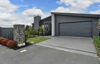 1 Blue Jacket Drive, HALSWELL