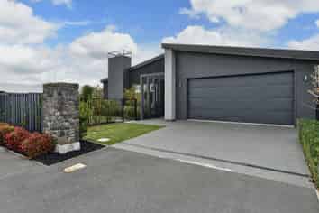 1 Blue Jacket Drive, HALSWELL