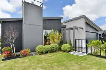 1 Blue Jacket Drive, HALSWELL