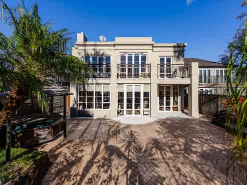 2/1 Acmena Lane, Pakuranga Heights