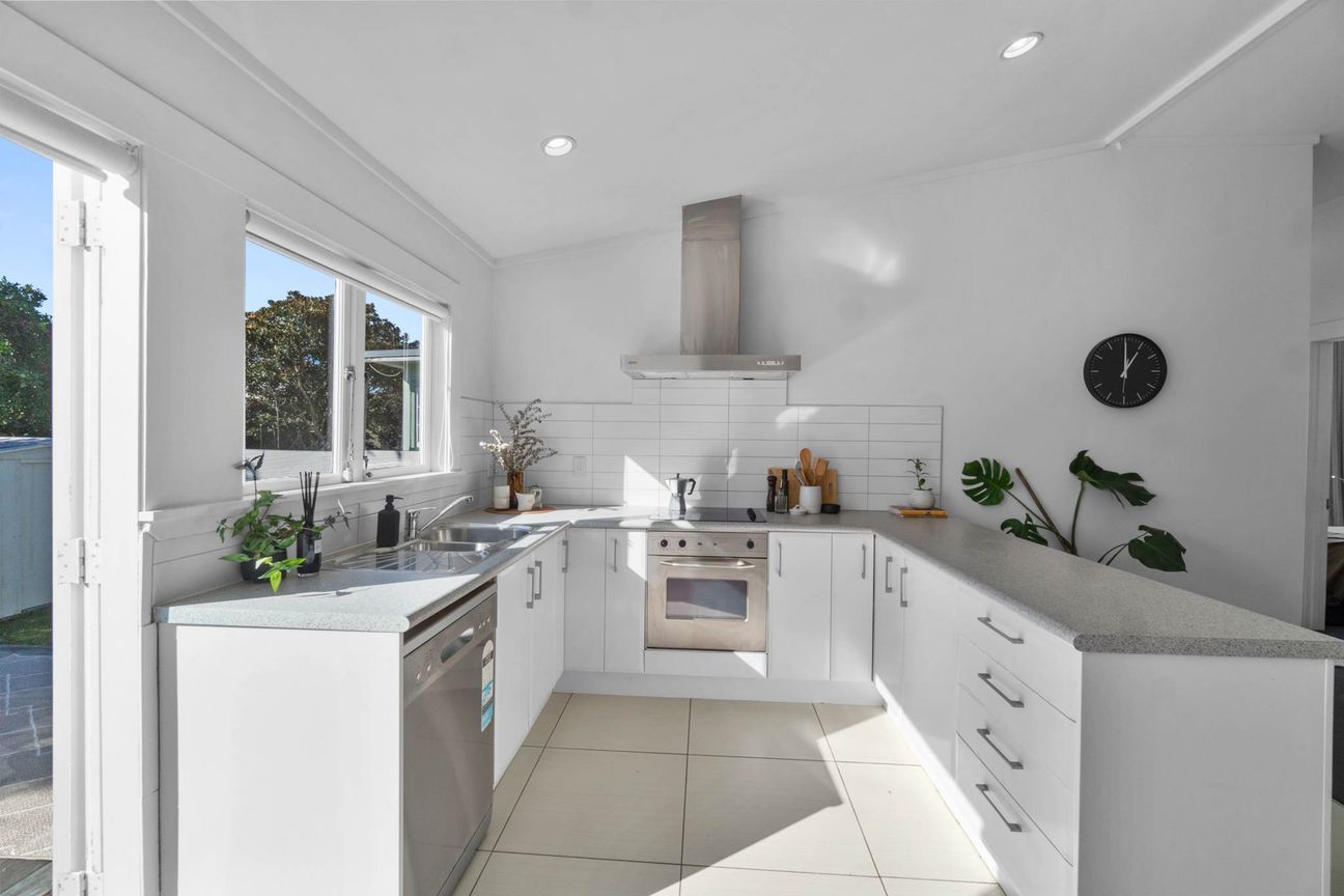 Home & Income in MAGS Zone -Price Reduced $355,000 - Ansicht 4