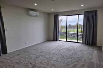 16A Hobsonville Road, West Harbour