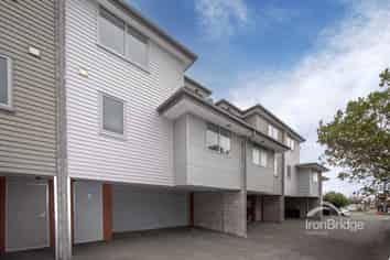 172D Edgeware Road, Edgeware