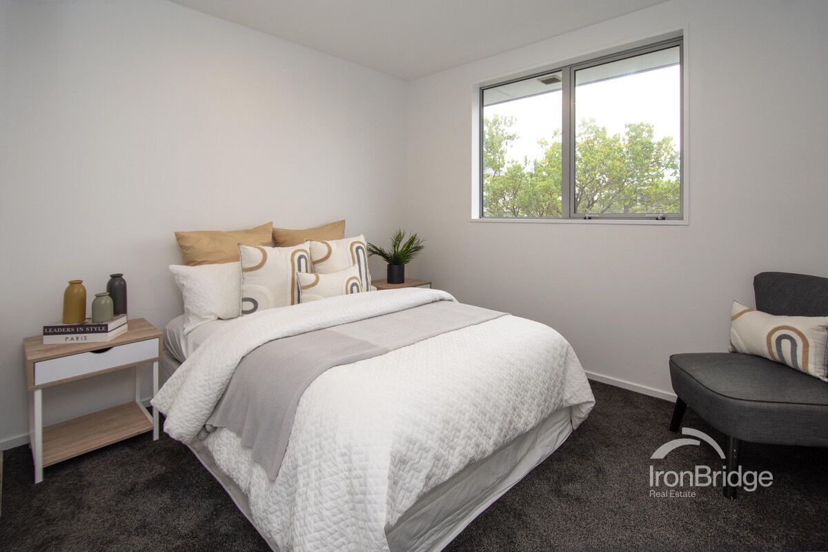 Three Levels of Modern Living - Mehr