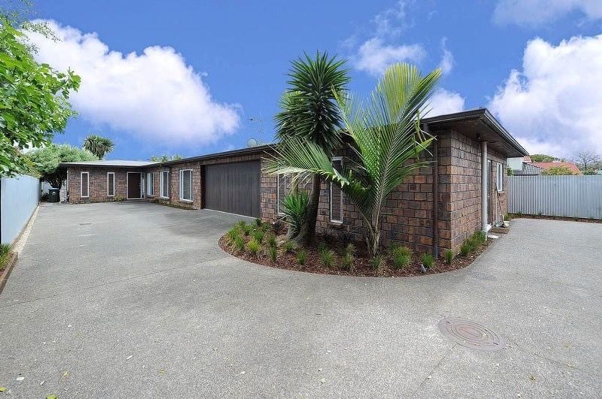 Spacious 6-Bedroom Family Home in Greenlane - Widok 4
