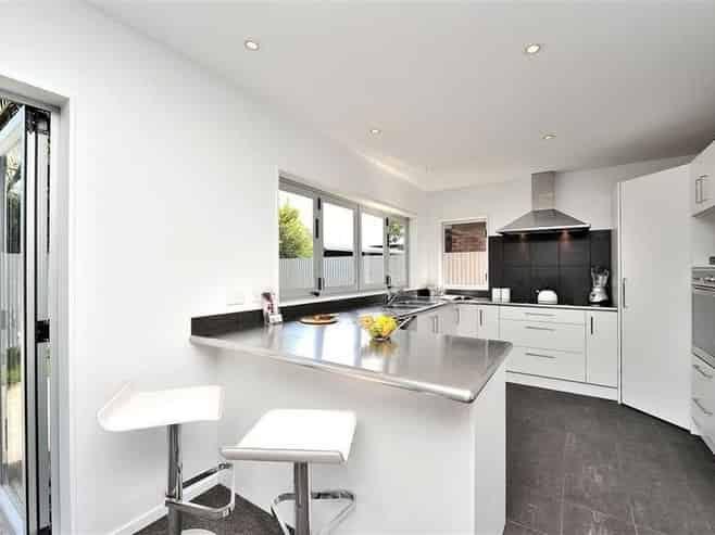 8 Derry Street, Greenlane