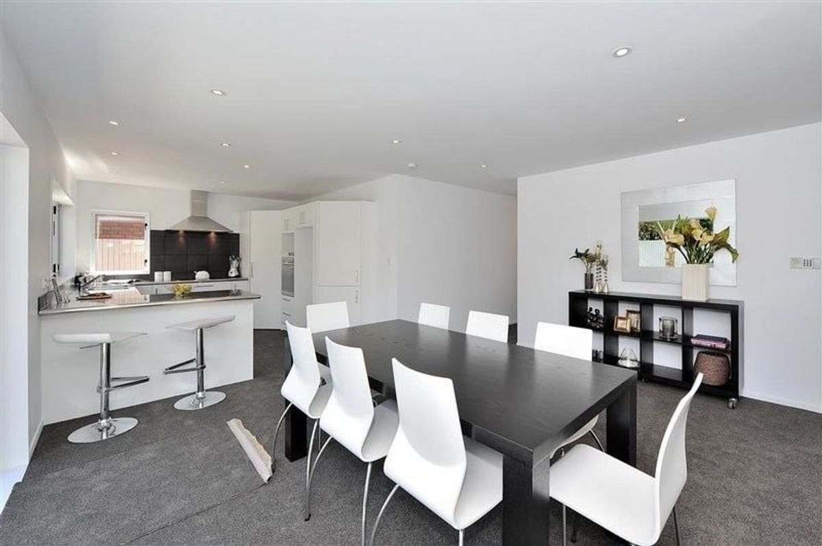 Spacious 6-Bedroom Family Home in Greenlane - Widok 5