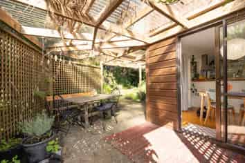 165 Lone Kauri Road, Karekare