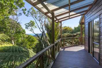 165 Lone Kauri Road, Karekare