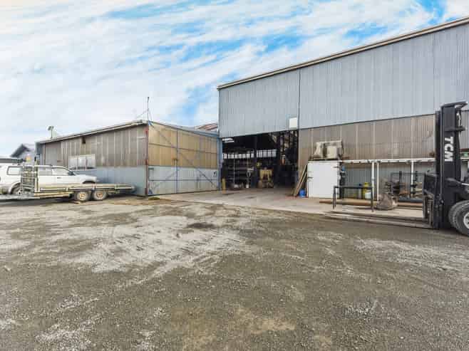 Versatile Industrial Investment in Prime Location