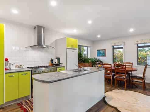 12 Charteris Rise, Riverdale