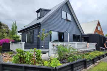 25 Caspian Close, New Lynn