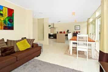 30 Mcdowell Crescent, Hillcrest