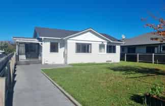 15 Craig , Stratford