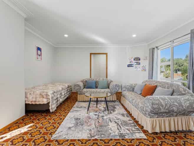 330 Great South Road, Opaheke