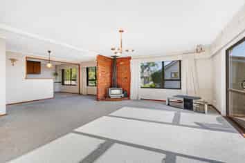 24 Tawhana Crescent, Red Beach