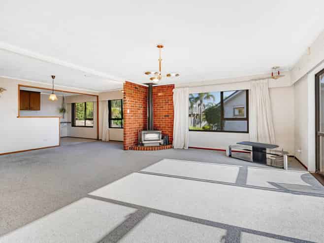 24 Tawhana Crescent, Red Beach