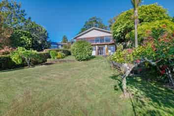 24 Tawhana Crescent, Red Beach