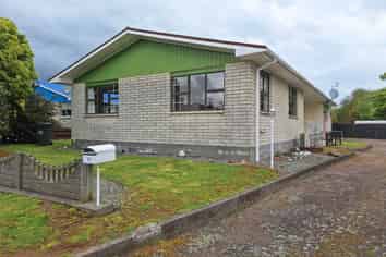 11 Chartwell Drive , Eltham