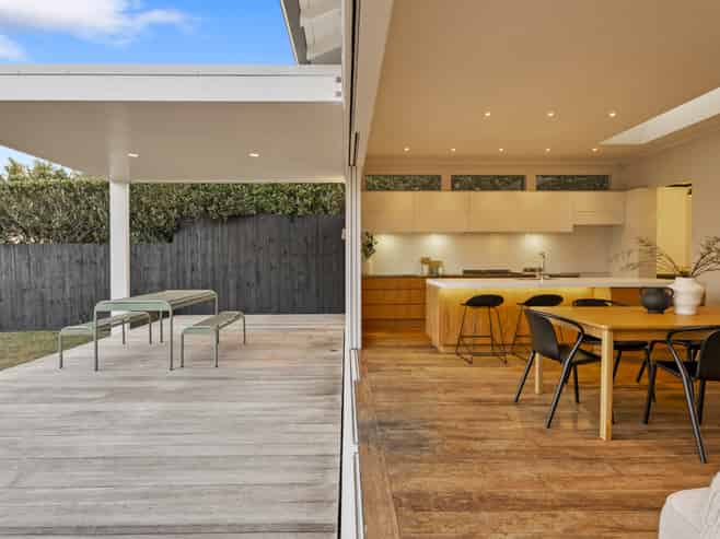 22 Huntingtree Avenue, Sandringham