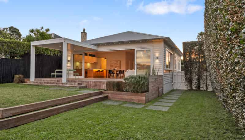 22 Huntingtree Avenue, Sandringham