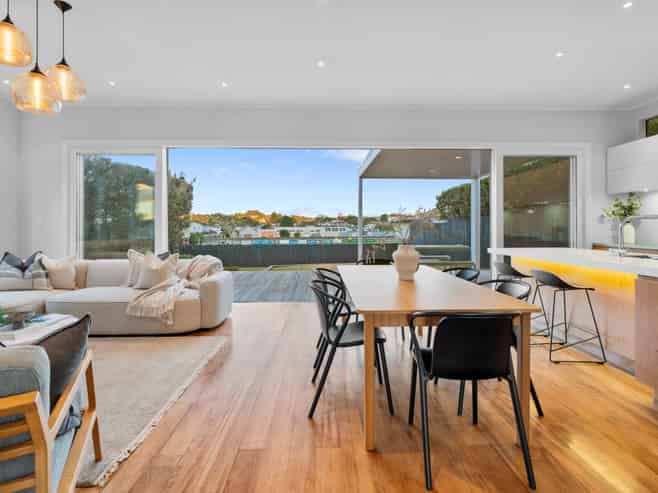 22 Huntingtree Avenue, Sandringham