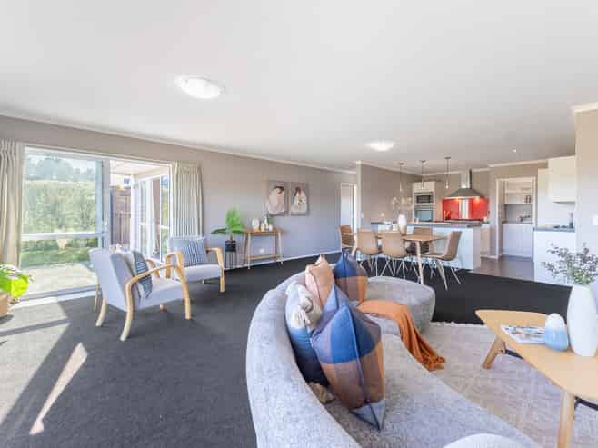2 Bluewater Place, Paraparaumu